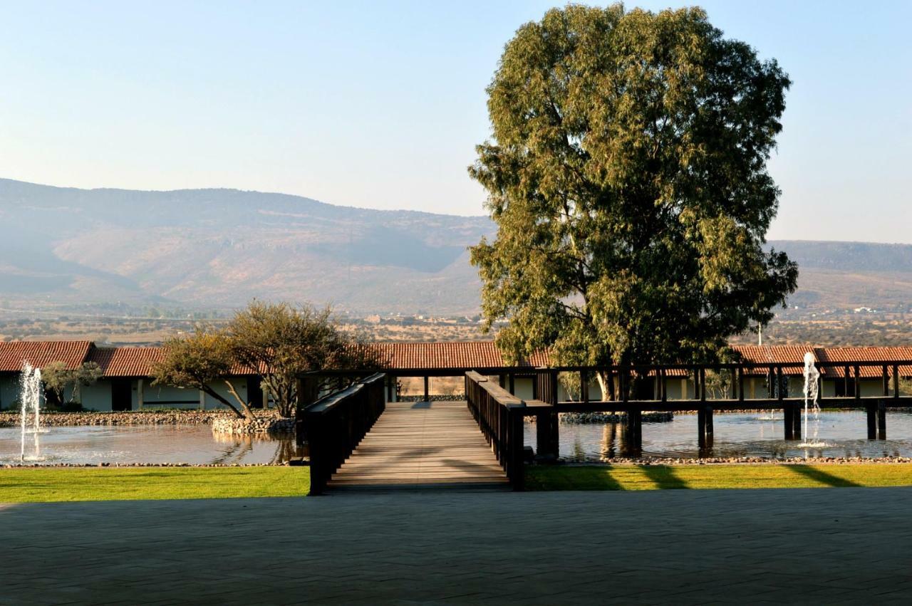 Hacienda Los Picachos Alcocer Exterior photo